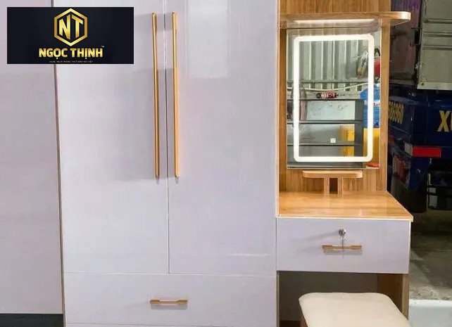 TỦ QUẦN ÁO KÈM BỘ BÀN GHẾ MAKEUP GIÁ HỮU NGHỊ LONG THÀNH